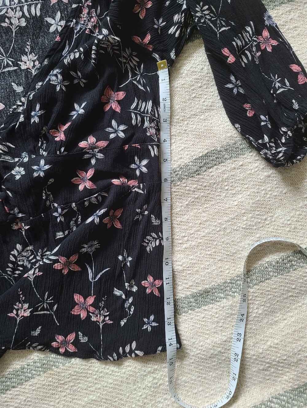 Kismet Black Floral Blouse W. Buttons - Picture 13 of 16